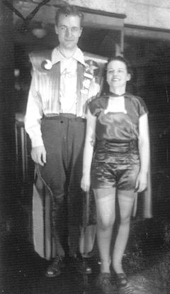 Forrest J Ackerman and Myrtle Morojo Douglas wearing their 1939 futuristicostumes at the first Worldcon, the birth of cosplay.